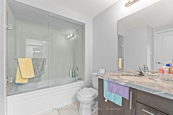 Photo 33 at 1 Astrantia Way, Credit Valley, Brampton