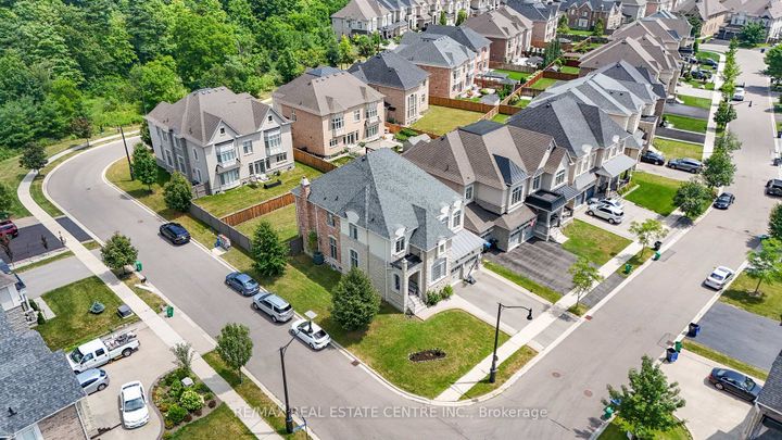 Photo 37 at 1 Astrantia Way, Credit Valley, Brampton