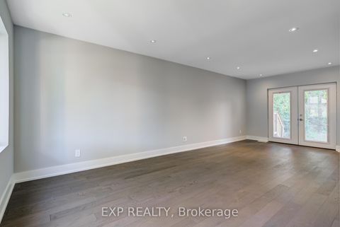 Photo 4 at 18 Innisdale Drive, Maryvale, Toronto