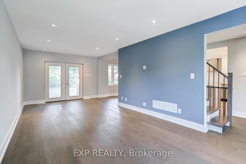 Photo 6 at 18 Innisdale Drive, Maryvale, Toronto