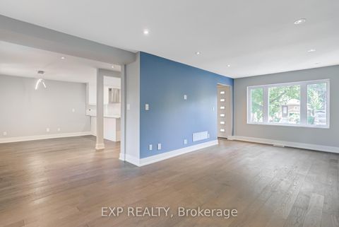Photo 7 at 18 Innisdale Drive, Maryvale, Toronto