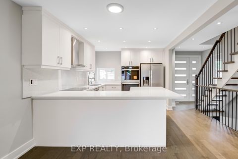 Photo 9 at 18 Innisdale Drive, Maryvale, Toronto