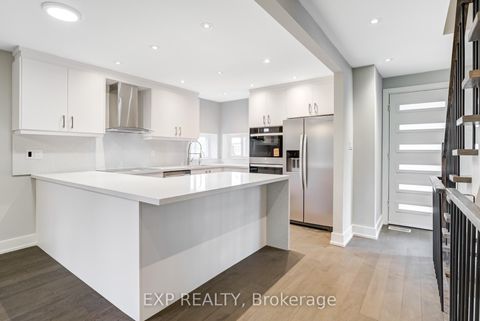 Photo 10 at 18 Innisdale Drive, Maryvale, Toronto