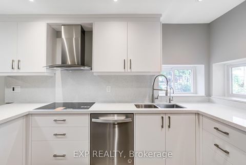 Photo 11 at 18 Innisdale Drive, Maryvale, Toronto