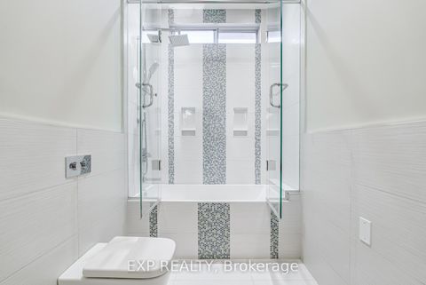 Photo 21 at 18 Innisdale Drive, Maryvale, Toronto