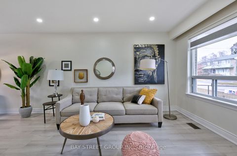Photo 3 at 150 Vauxhall Drive, Dorset Park, Toronto