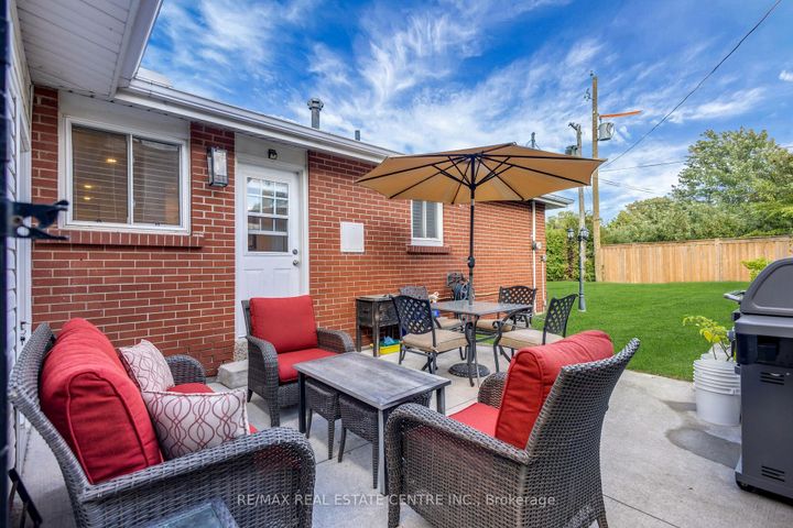 Photo 10 at 741 Mullin Way, Appleby, Burlington