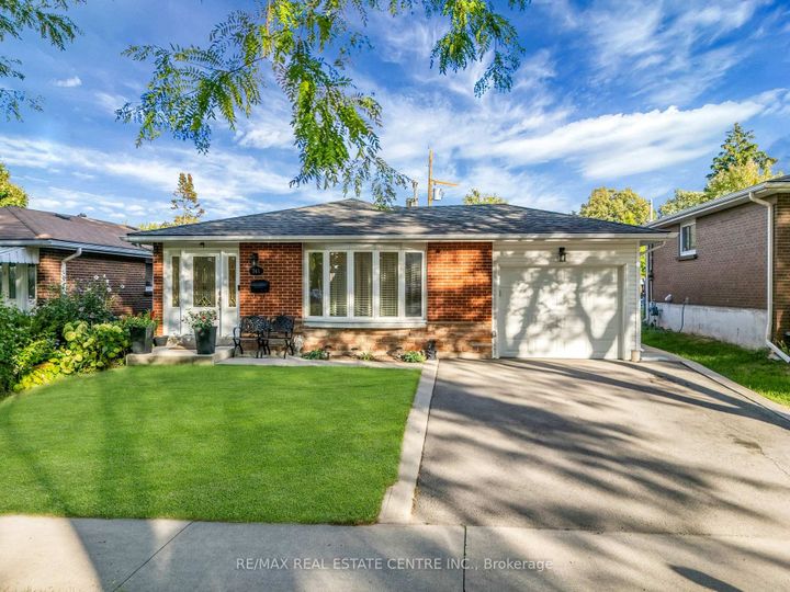 Photo 11 at 741 Mullin Way, Appleby, Burlington