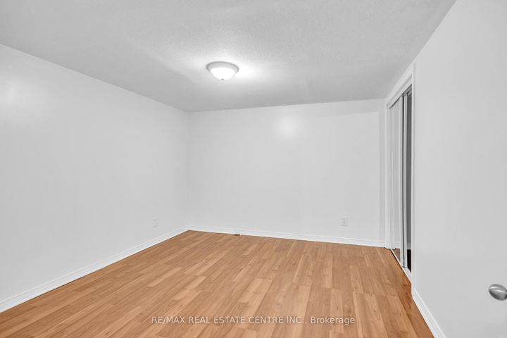 Photo 19 at 741 Mullin Way, Appleby, Burlington