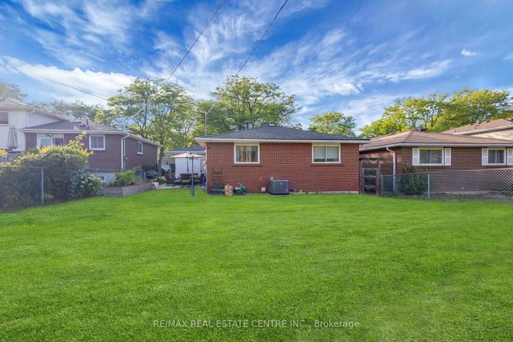 Photo 22 at 741 Mullin Way, Appleby, Burlington