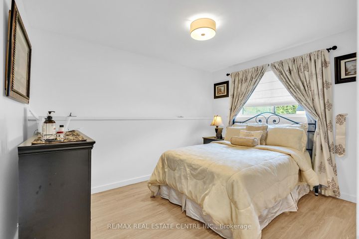 Photo 25 at 741 Mullin Way, Appleby, Burlington