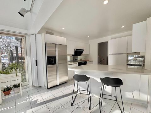 Photo 10 at 9 Alderdale Court, Don Mills, Toronto