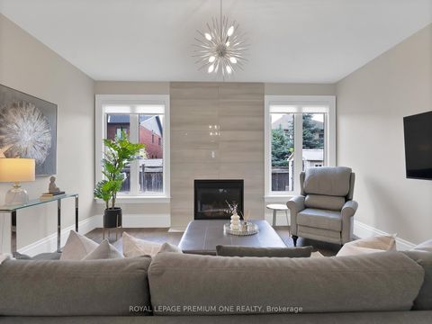Photo 6 at 163 Tonner Crescent, Bayview Northeast, Aurora