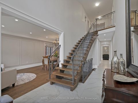 Photo 9 at 163 Tonner Crescent, Bayview Northeast, Aurora
