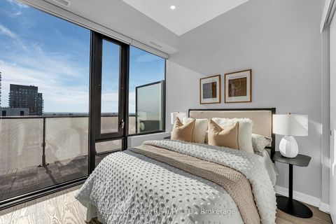 Photo 17 at PH01 - 161 Roehampton Avenue, Mount Pleasant West, Toronto