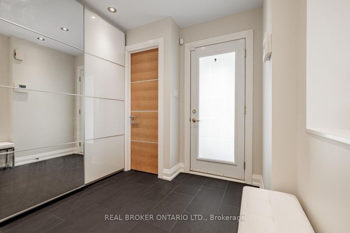 Photo 2 at 57 Glenmanor Way, Yorkhill, Vaughan
