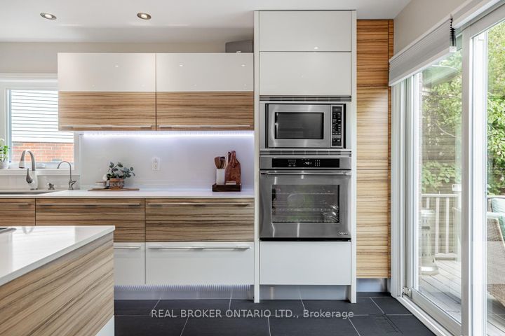 Photo 10 at 57 Glenmanor Way, Yorkhill, Vaughan