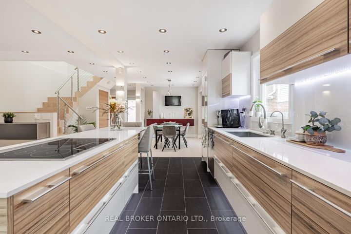 Photo 13 at 57 Glenmanor Way, Yorkhill, Vaughan