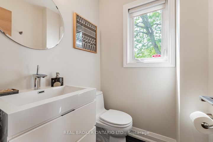 Photo 17 at 57 Glenmanor Way, Yorkhill, Vaughan