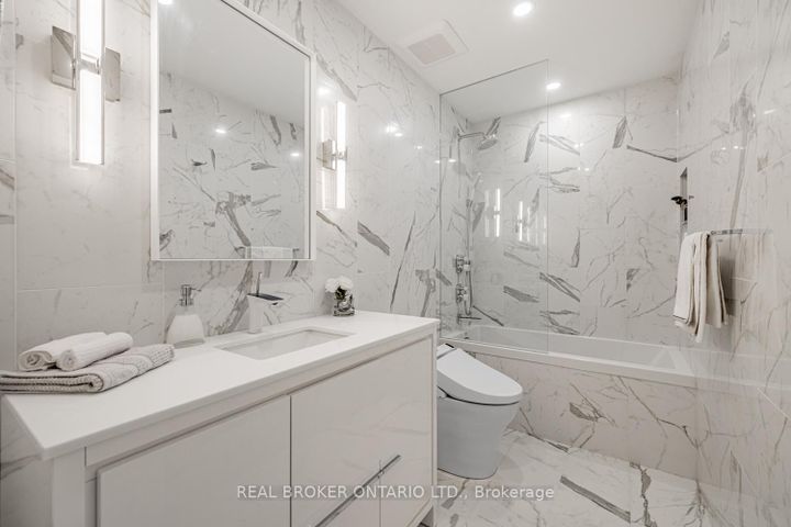 Photo 22 at 57 Glenmanor Way, Yorkhill, Vaughan