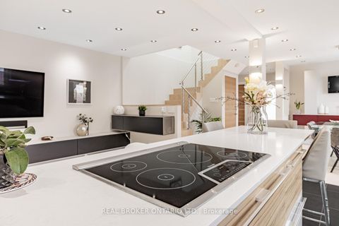 Photo 12 at 57 Glenmanor Way, Yorkhill, Vaughan