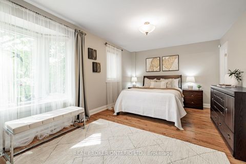 Photo 23 at 57 Glenmanor Way, Yorkhill, Vaughan