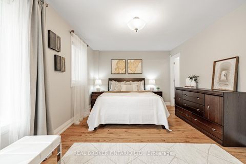 Photo 24 at 57 Glenmanor Way, Yorkhill, Vaughan