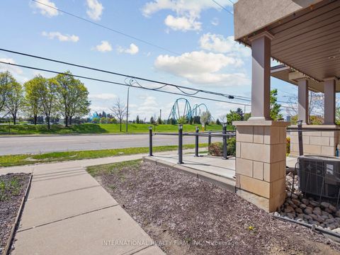 Photo 1 at 14 - 9621 Jane Street, Maple, Vaughan