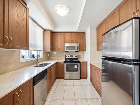 Photo 7 at 14 - 9621 Jane Street, Maple, Vaughan