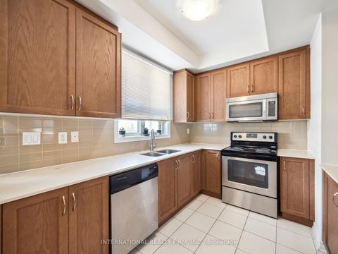 Photo 8 at 14 - 9621 Jane Street, Maple, Vaughan