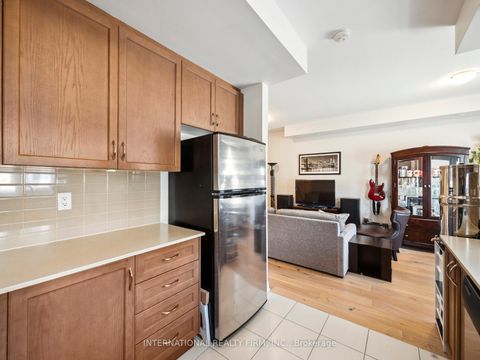 Photo 9 at 14 - 9621 Jane Street, Maple, Vaughan