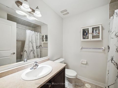 Photo 18 at 14 - 9621 Jane Street, Maple, Vaughan
