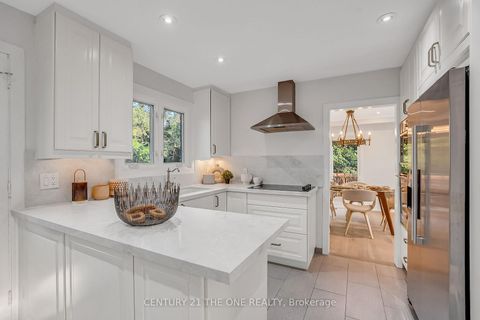 Photo 13 at 225 Maxome Avenue, Newtonbrook East, Toronto