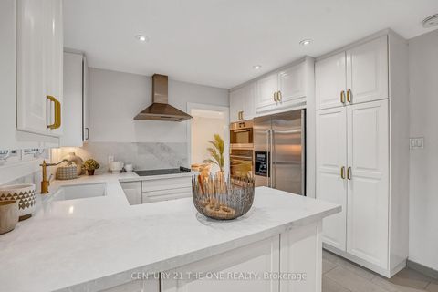 Photo 14 at 225 Maxome Avenue, Newtonbrook East, Toronto