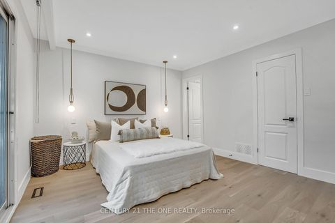 Photo 21 at 225 Maxome Avenue, Newtonbrook East, Toronto
