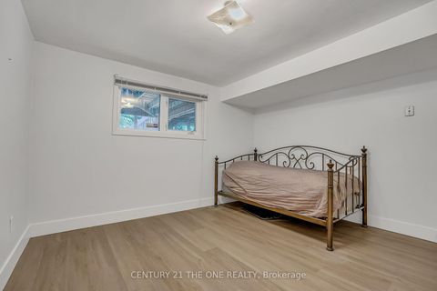 Photo 34 at 225 Maxome Avenue, Newtonbrook East, Toronto