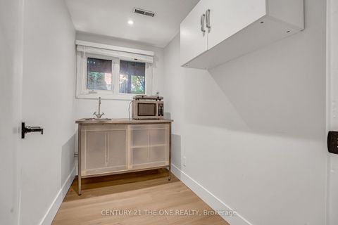 Photo 36 at 225 Maxome Avenue, Newtonbrook East, Toronto