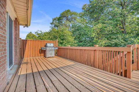 Photo 37 at 225 Maxome Avenue, Newtonbrook East, Toronto