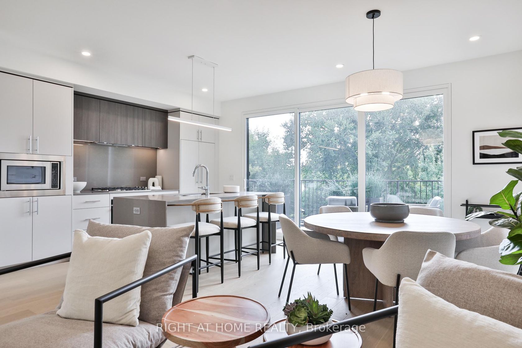 Sky - 2343 Gerrard Street E, Danforth, Toronto by Loree Meneguzzi Real Estate Sky - 2343 Gerrard Street E, Danforth, Toronto