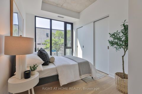 Photo 12 at 208 - 2720 Dundas Street W, Junction Area, Toronto