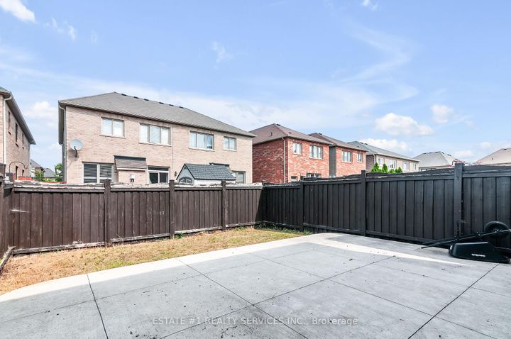 Photo 2 at 13 Andretti Crescent, Credit Valley, Brampton