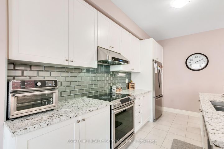 Photo 8 at 13 Andretti Crescent, Credit Valley, Brampton