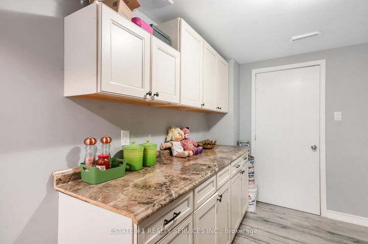 Photo 31 at 13 Andretti Crescent, Credit Valley, Brampton