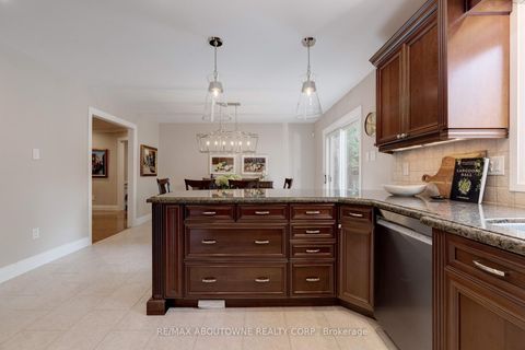 Photo 10 at 1397 Forestbrook Road, GA Glen Abbey, Oakville
