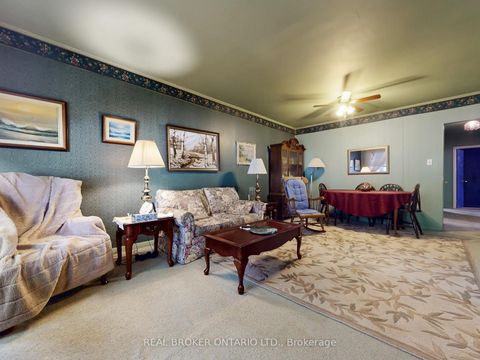 Photo 3 at 16 Bailey Crescent, Aurora Highlands, Aurora