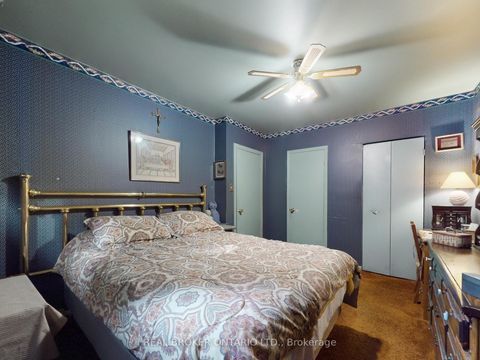 Photo 5 at 16 Bailey Crescent, Aurora Highlands, Aurora