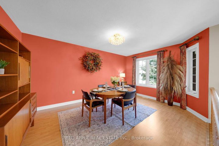 Photo 6 at 9 Sutherland Avenue, Bradford, Bradford West Gwillimbury