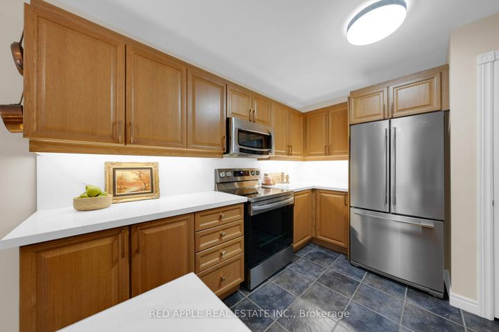 Photo 15 at 9 Sutherland Avenue, Bradford, Bradford West Gwillimbury