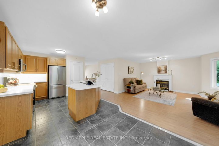 Photo 18 at 9 Sutherland Avenue, Bradford, Bradford West Gwillimbury
