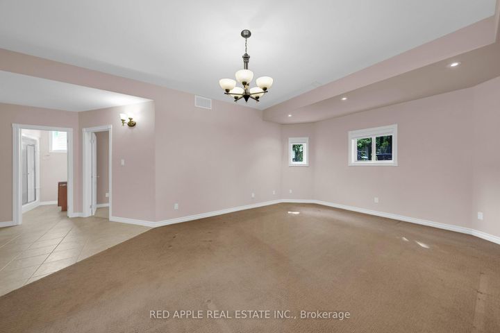 Photo 20 at 9 Sutherland Avenue, Bradford, Bradford West Gwillimbury